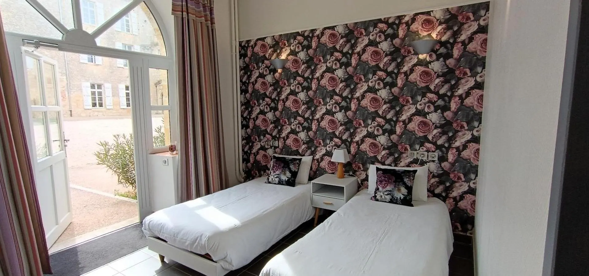 Chateau De Mons Armagnac Caussens Hotel